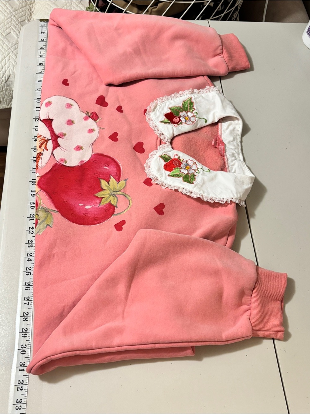 Dolls Kill X Strawberry Shortcake Sweatshirt Size XXL Crewneck Kawaii Twee Retro - Picture 4 of 8